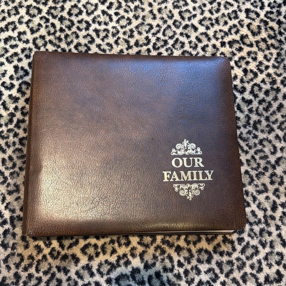 Heritage Beverly Hills Photo Album Top Grain Cowhide Leather 12x12 Gold Leaf VTG